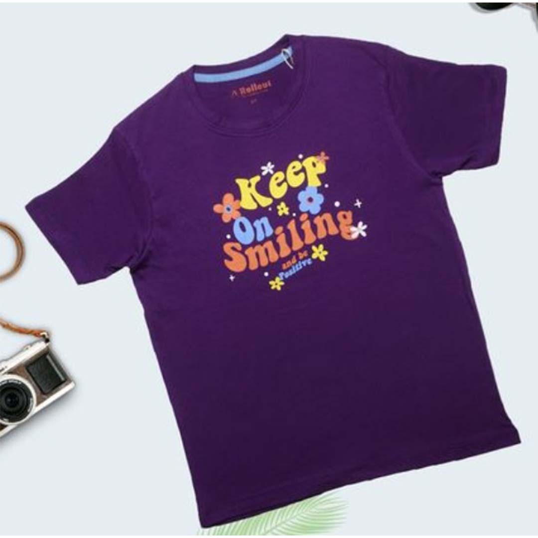 Girl Keep on Smiling T-shirt - RollOutBrand # # #